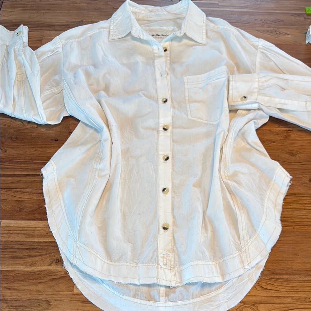 We The Free cream Button-Up Shirt. Oversized Never worn XS
